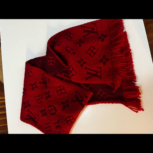 Authentic Louis Vuitton Logomania Red Wool Scarf - Picture 5 of 7